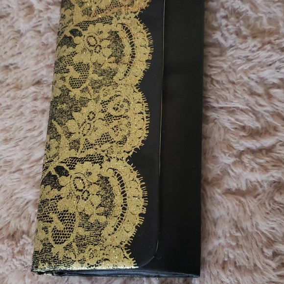 SALE‼️ Clutch handbag - Picture 2 of 3